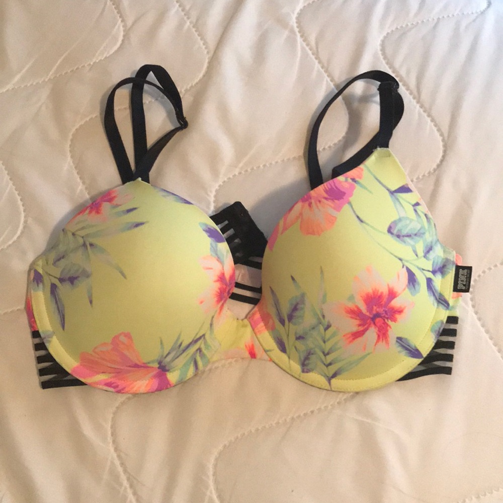 PINK Victoria’s Secret Lightly Lined